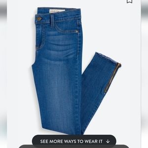 Pistola Caterina Frayed Hem Ankle Zip Skinny Jean Size 8